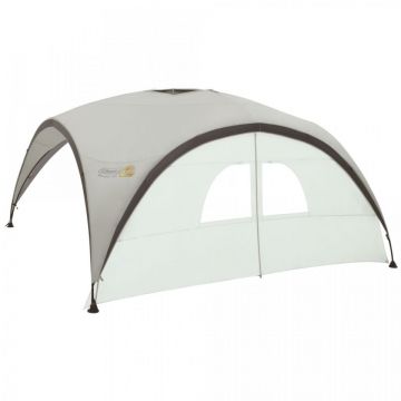 Perete cu usa pentru pavilion Shades of Rock